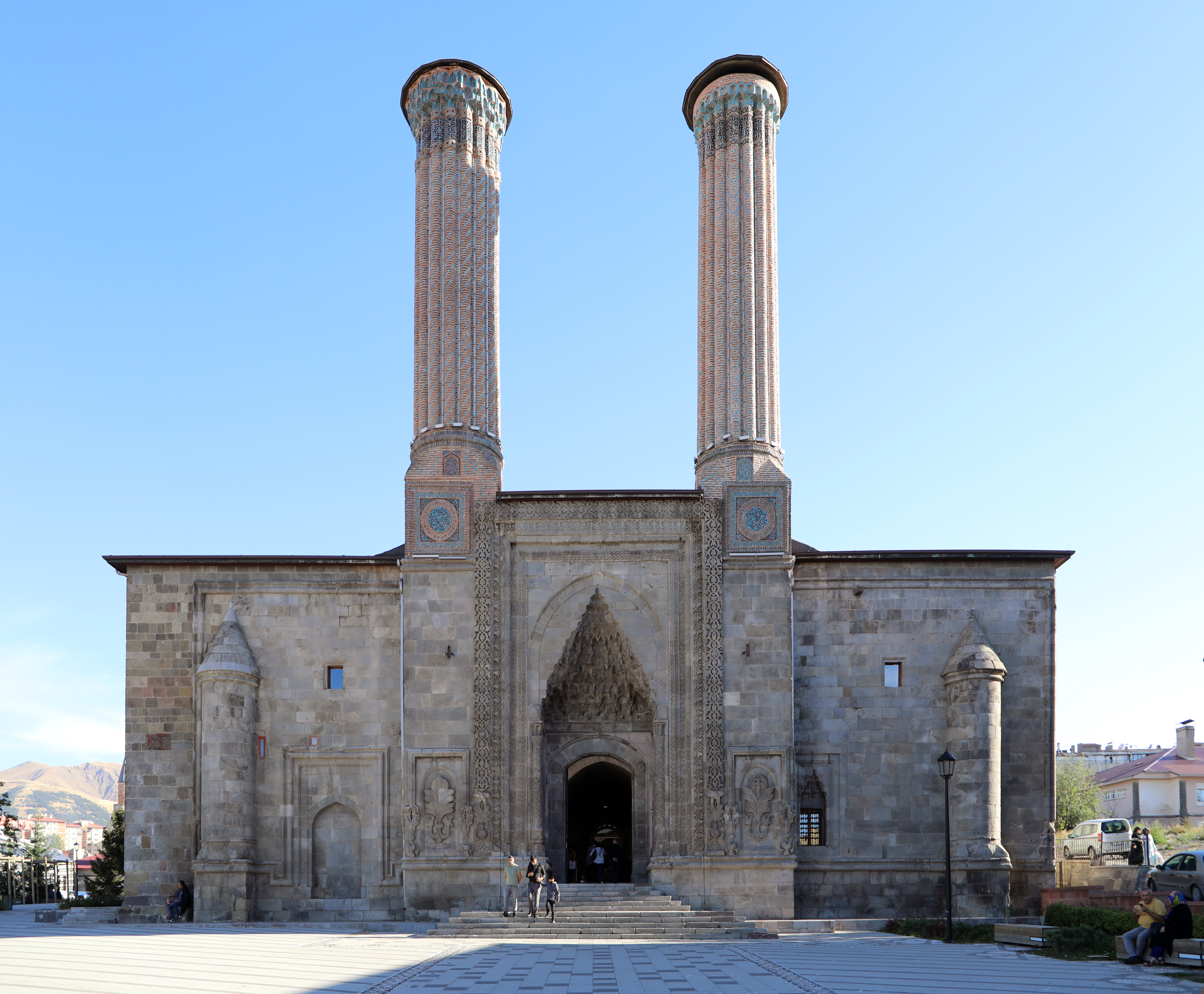 Çifte Minareli Medrese: Anadolu'nun İncisi